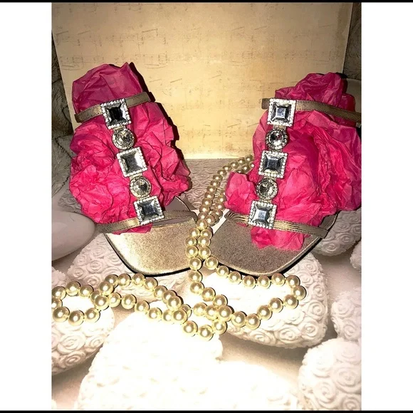 NBW CRYSTAL HEELS - Picture 2 of 6